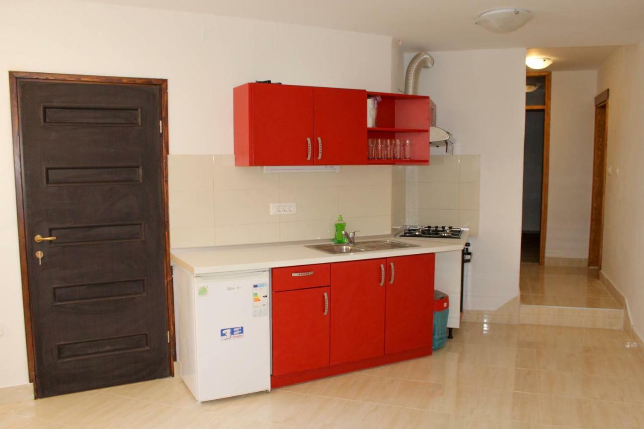 Apartment Ana 2 Свети свети Филип и Яков Екстериор снимка